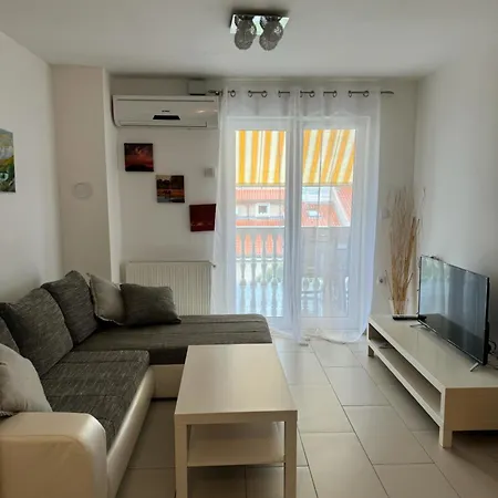 Haus Ella Apartment Novi Vinodolski Exterior photo